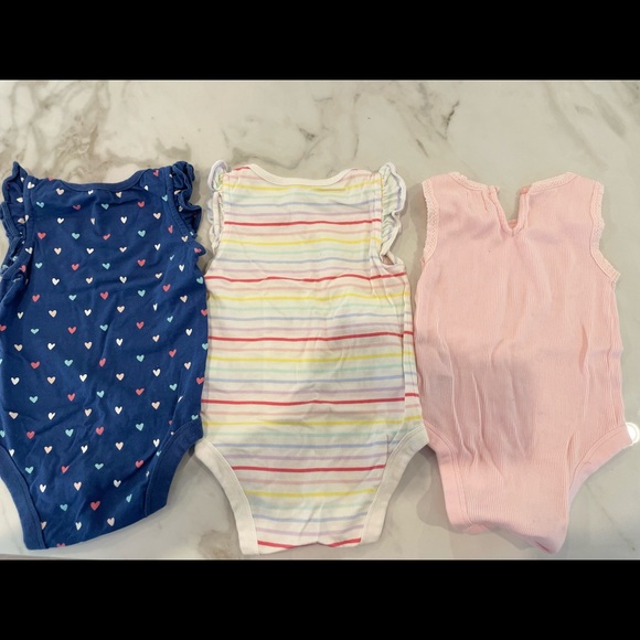 3 one piece onsie for ages 6-12 months - Picture 3 of 6